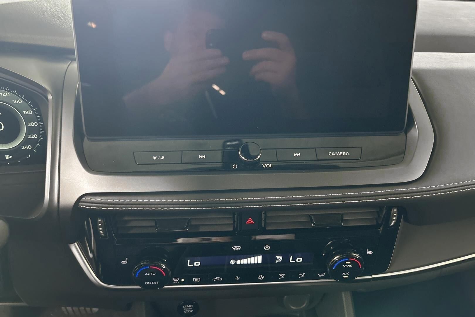 Nissan Qashqai iso kuva 10