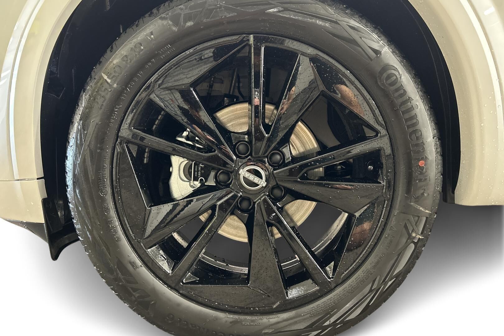 Nissan Qashqai iso kuva 8