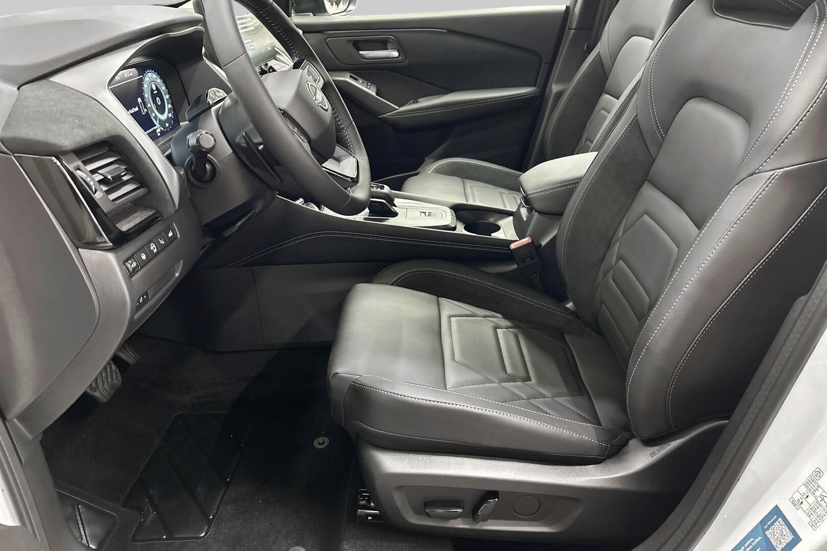 Nissan Qashqai iso kuva 15