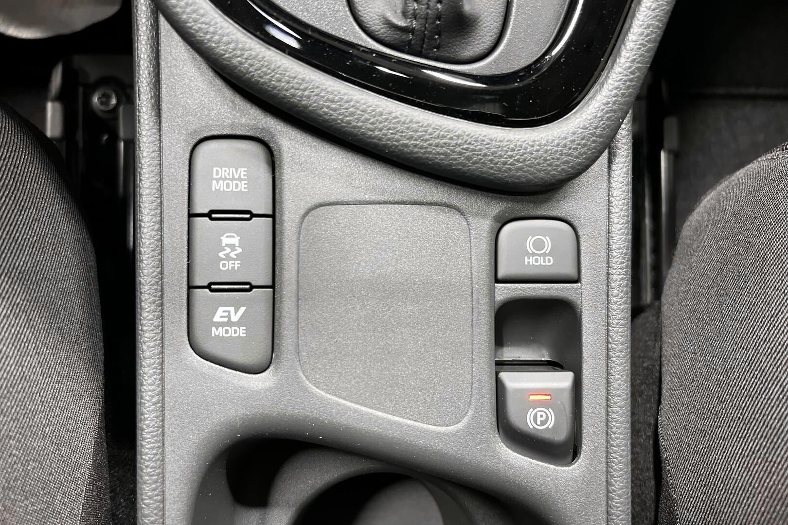 Toyota Yaris iso kuva 15