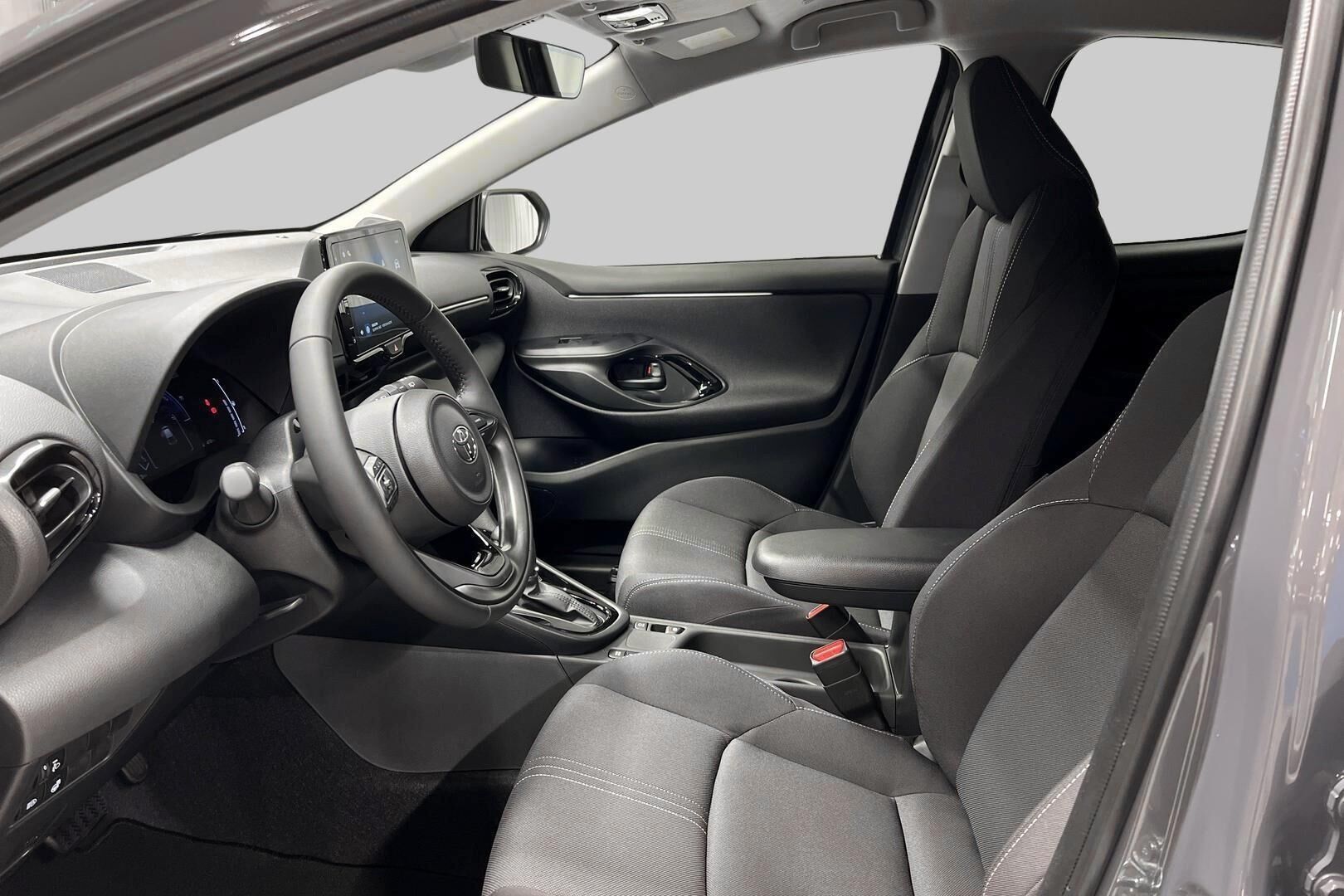 Toyota Yaris iso kuva 7