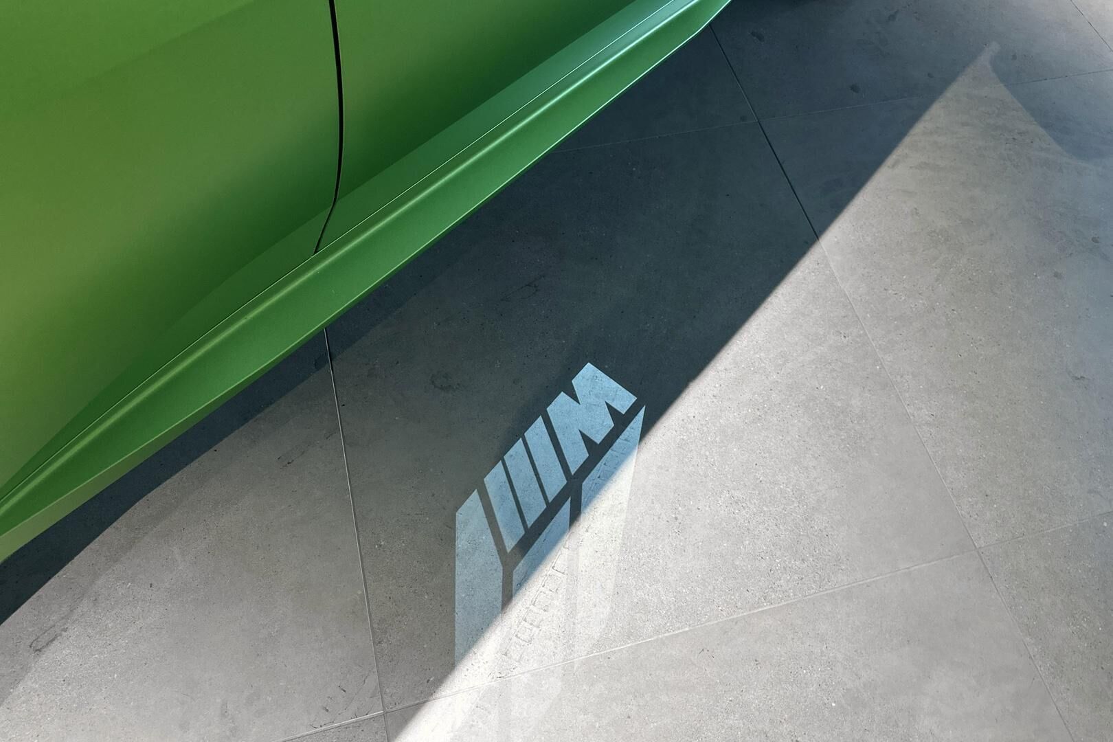BMW iX2 iso kuva 15