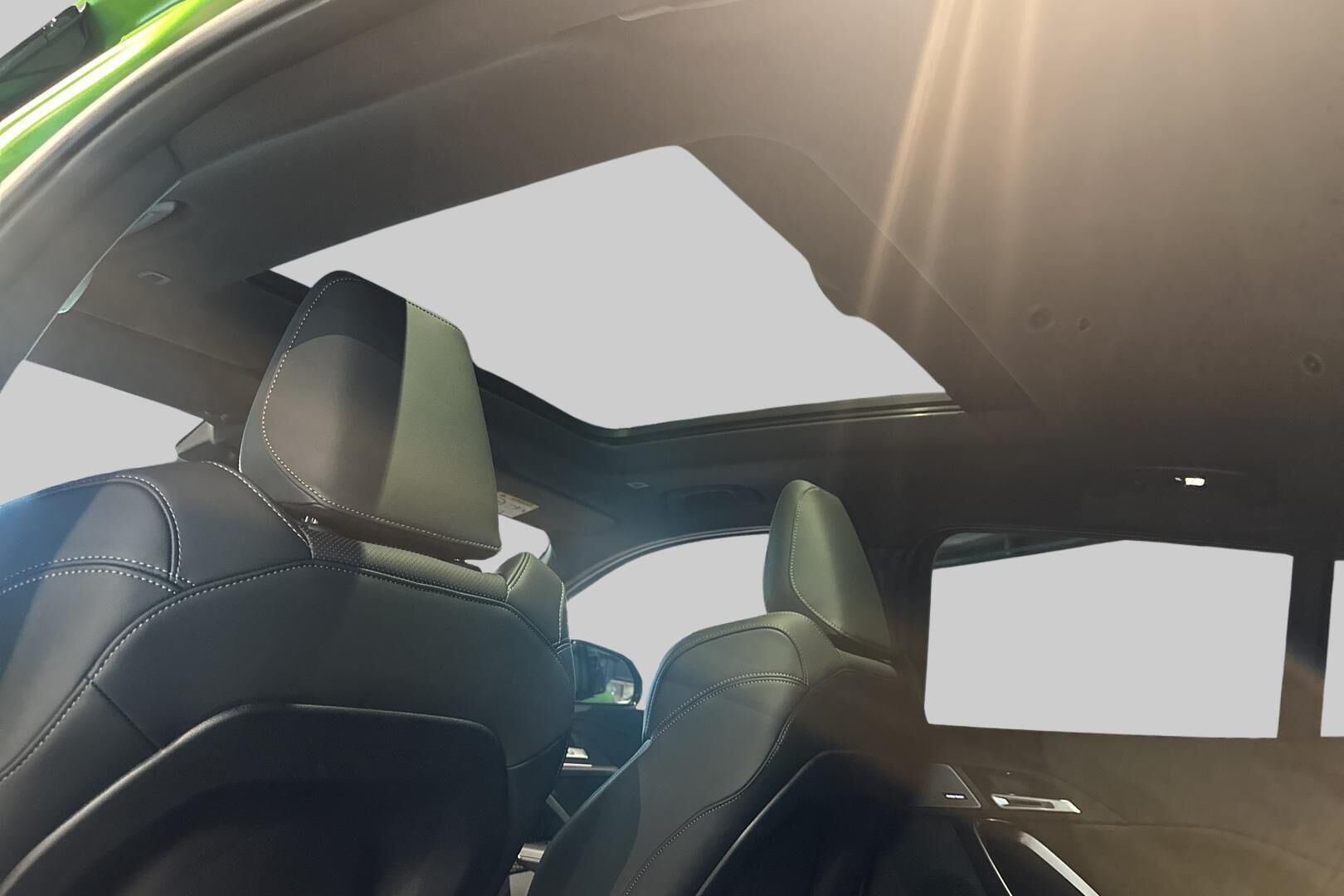 BMW iX2 iso kuva 16