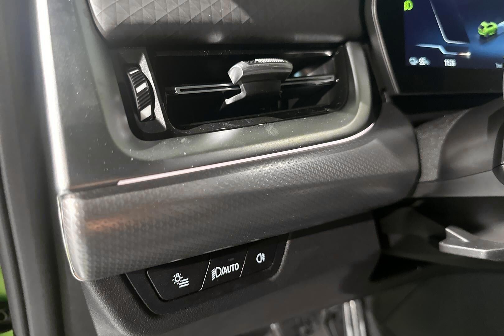 BMW iX2 iso kuva 20