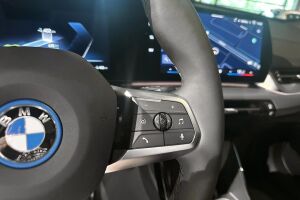 BMW iX2 esikatselu 26
