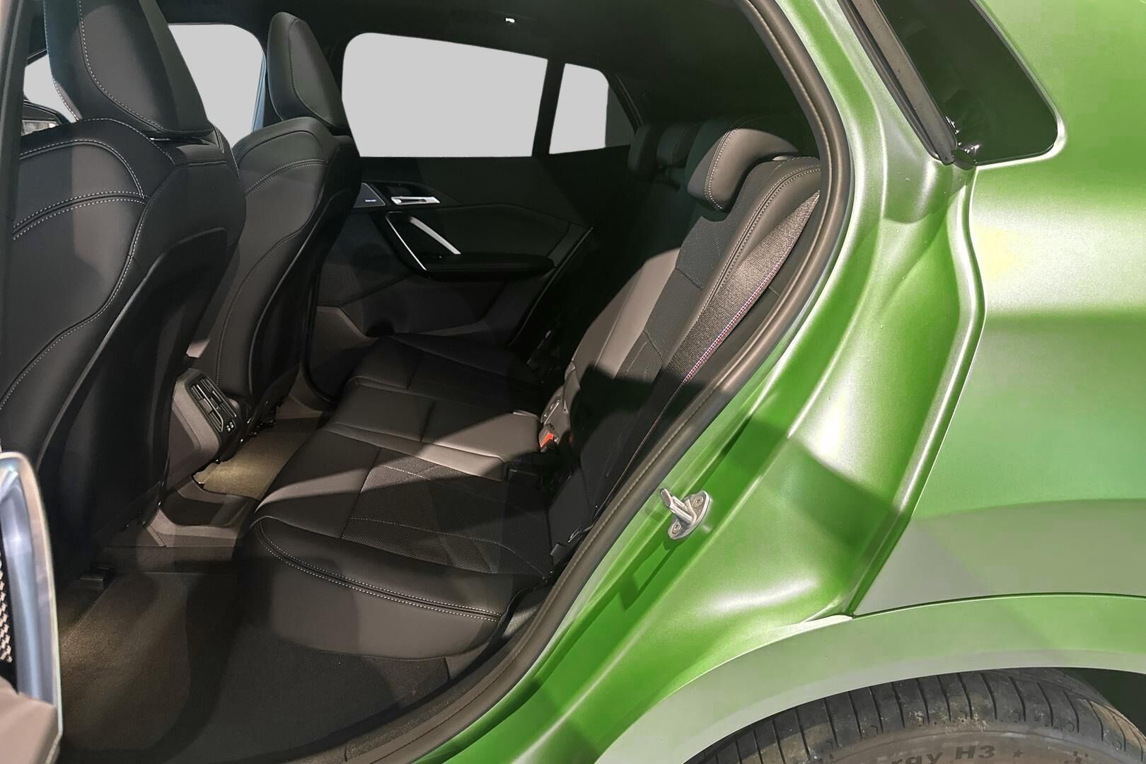 BMW iX2 iso kuva 9