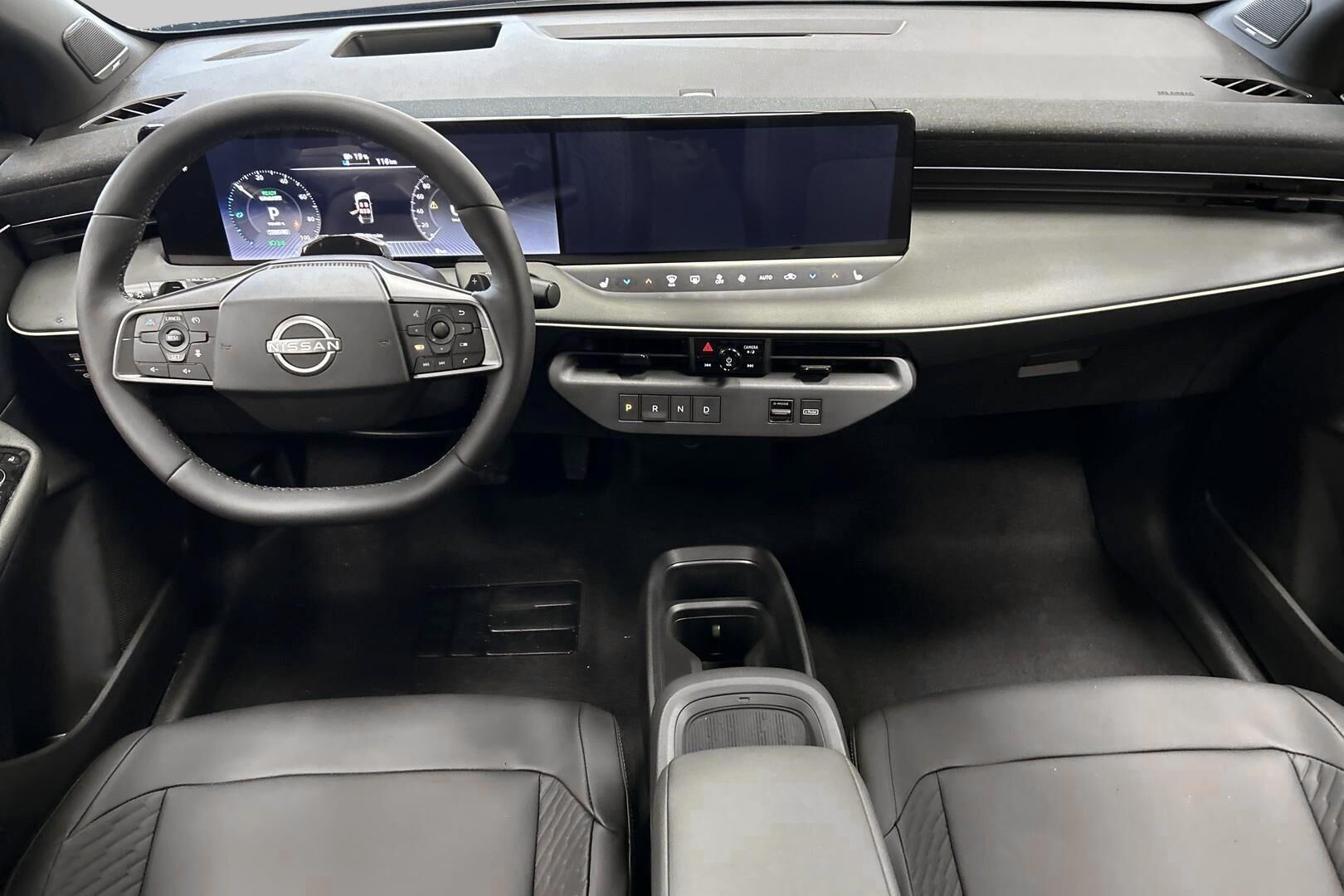 Nissan Leaf iso kuva 13