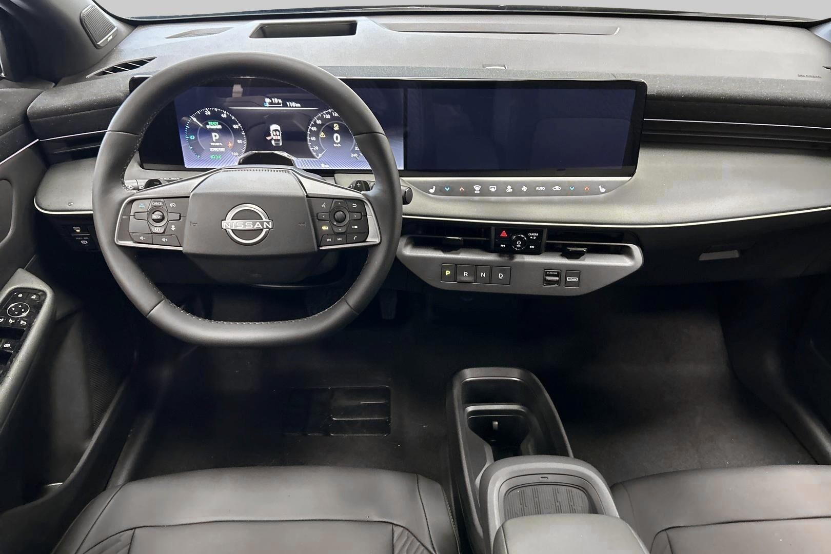Nissan Leaf iso kuva 14
