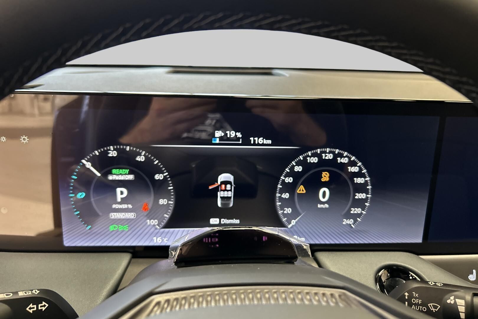 Nissan Leaf iso kuva 15