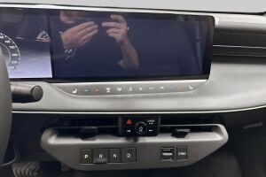 Nissan Leaf esikatselu 16