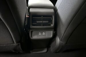 Nissan Leaf esikatselu 28