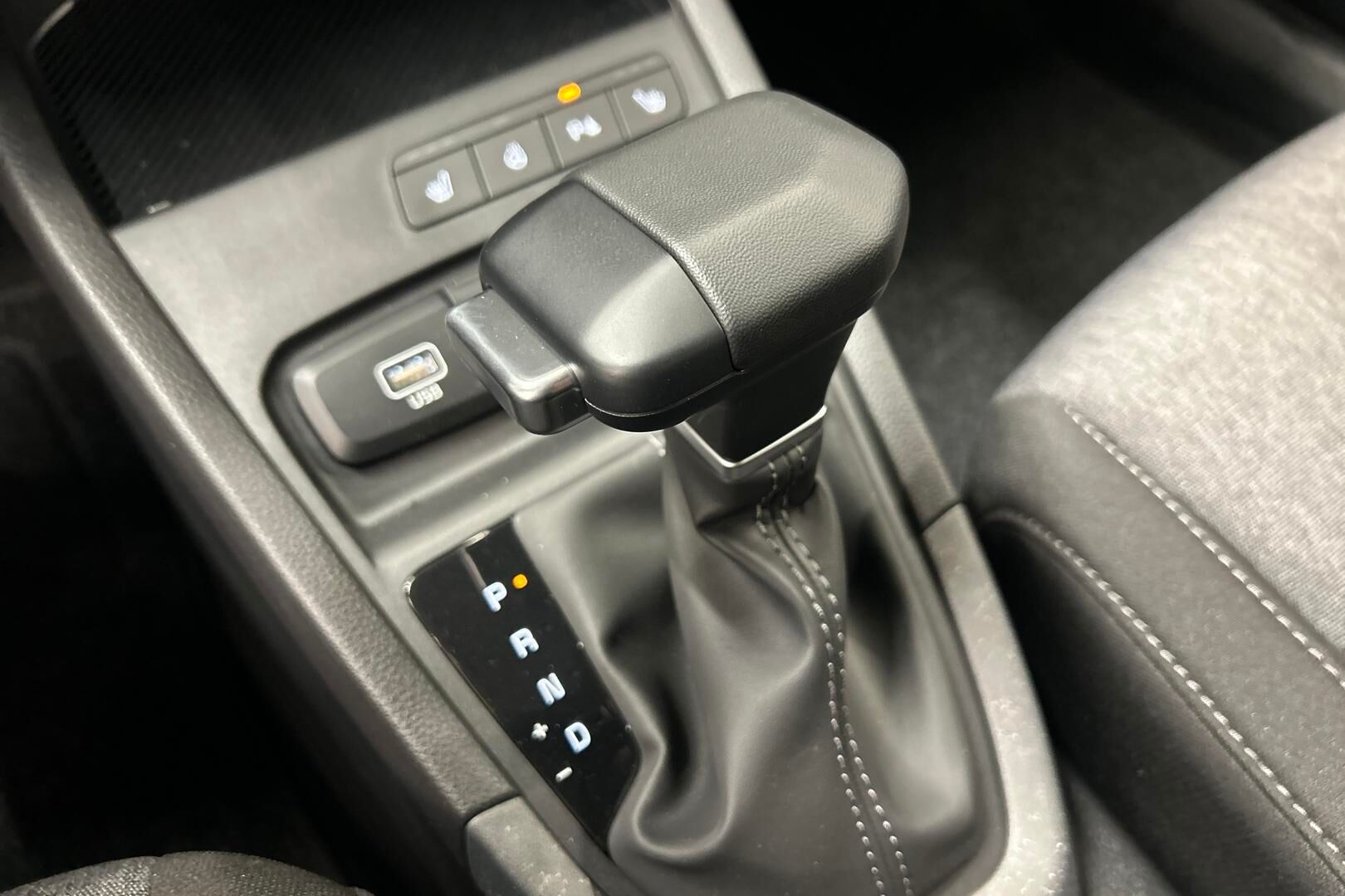 Kia Stonic iso kuva 16