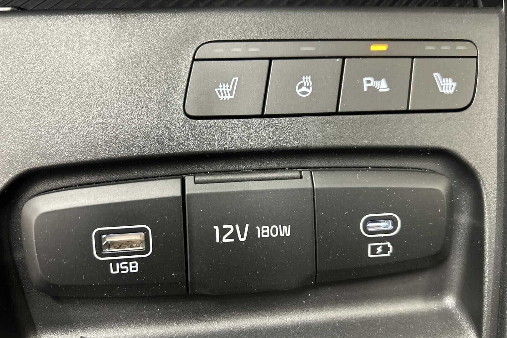 Kia Stonic iso kuva 21