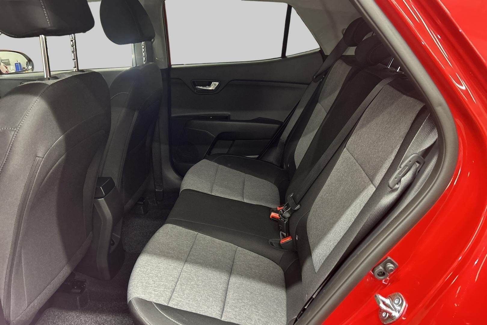 Kia Stonic iso kuva 6