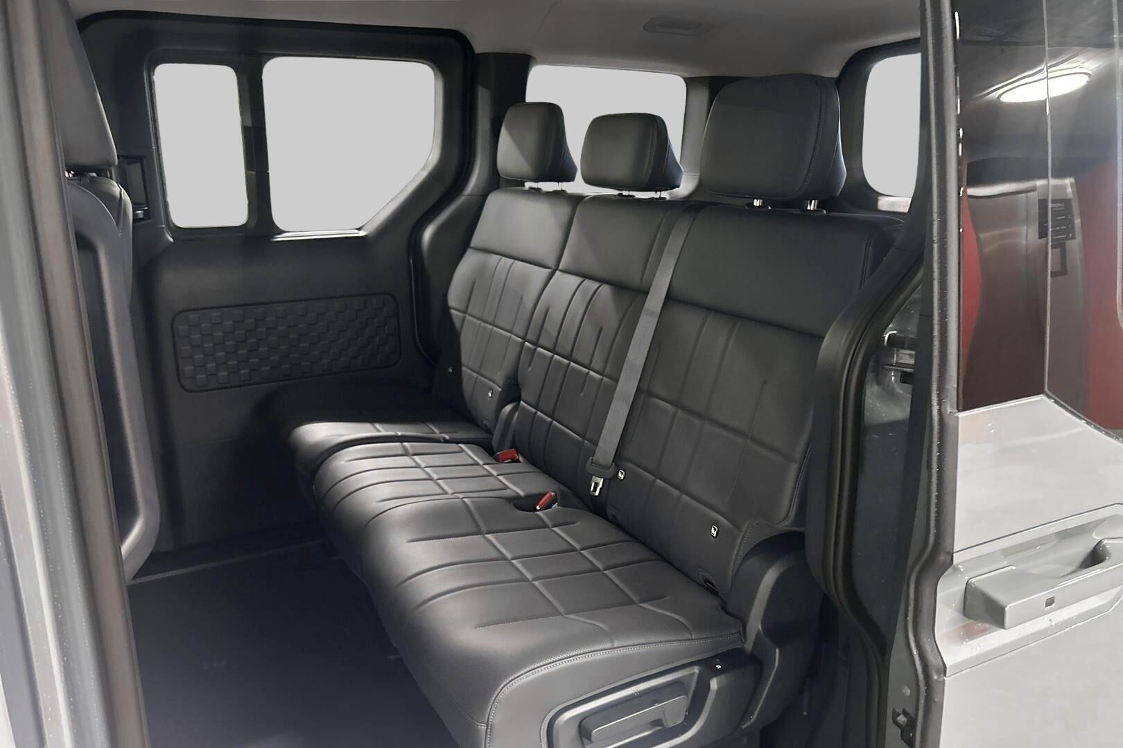 Kia PV5 iso kuva 6