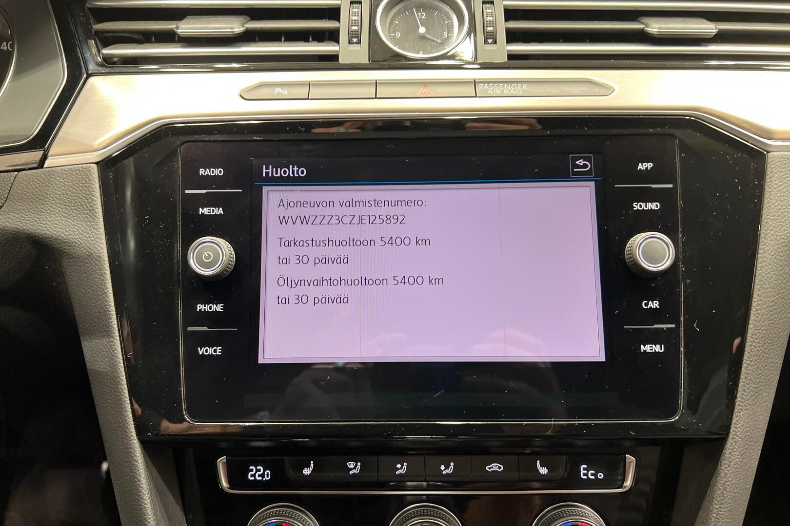 Volkswagen Passat iso kuva 15