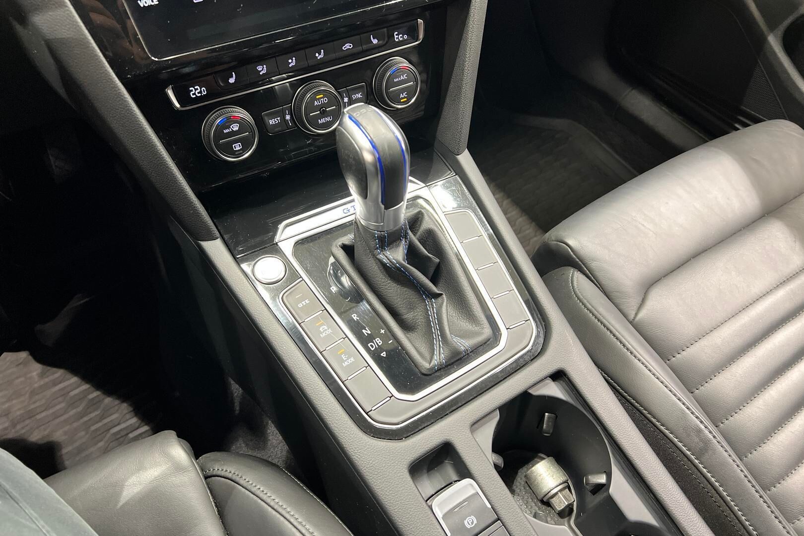 Volkswagen Passat iso kuva 18