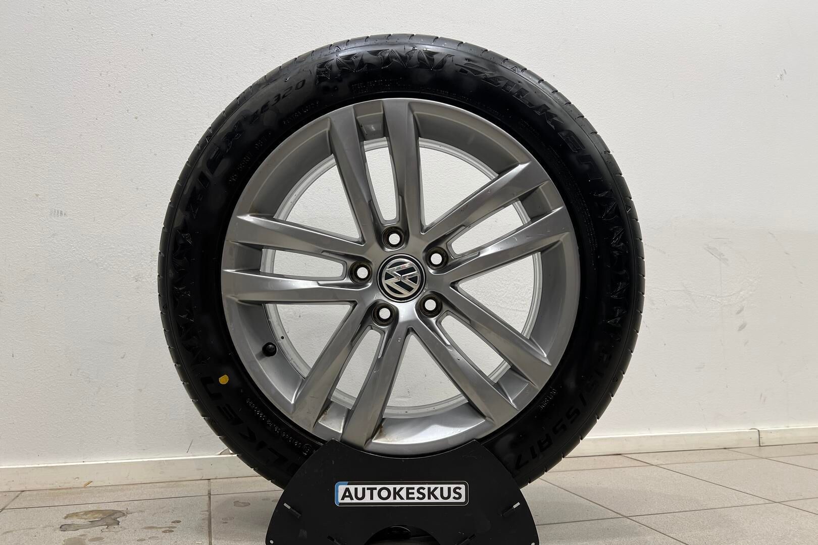 Volkswagen Passat iso kuva 28