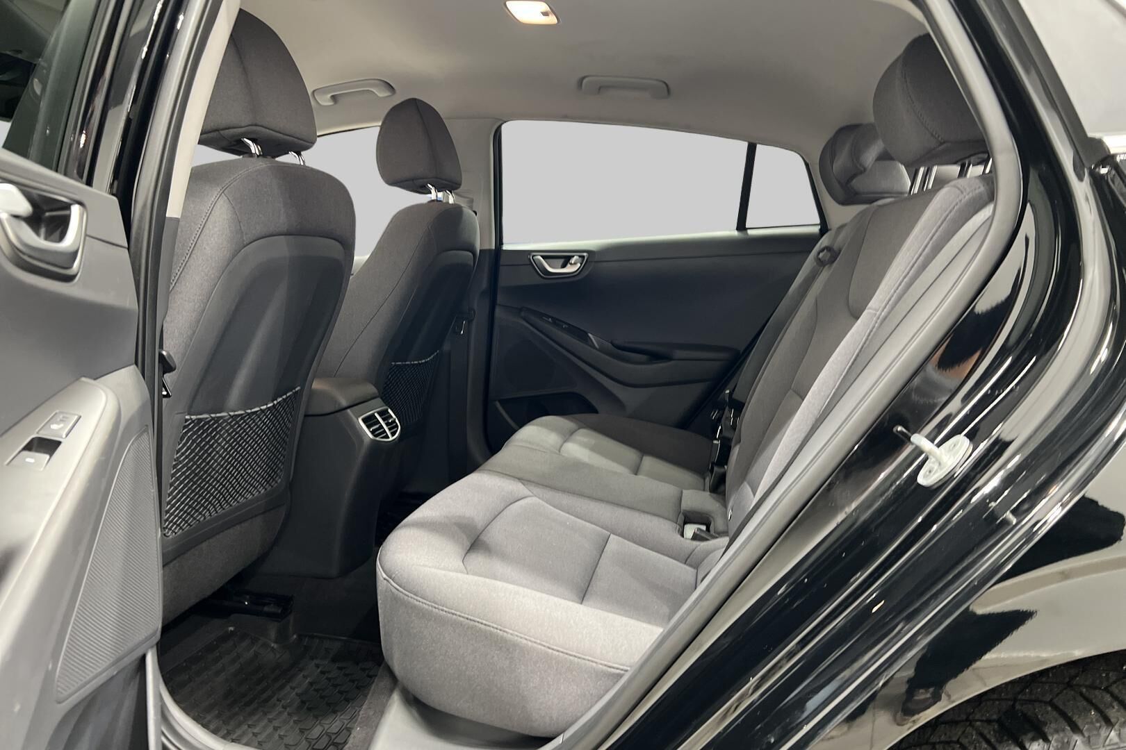 Hyundai IONIQ electric iso kuva 10