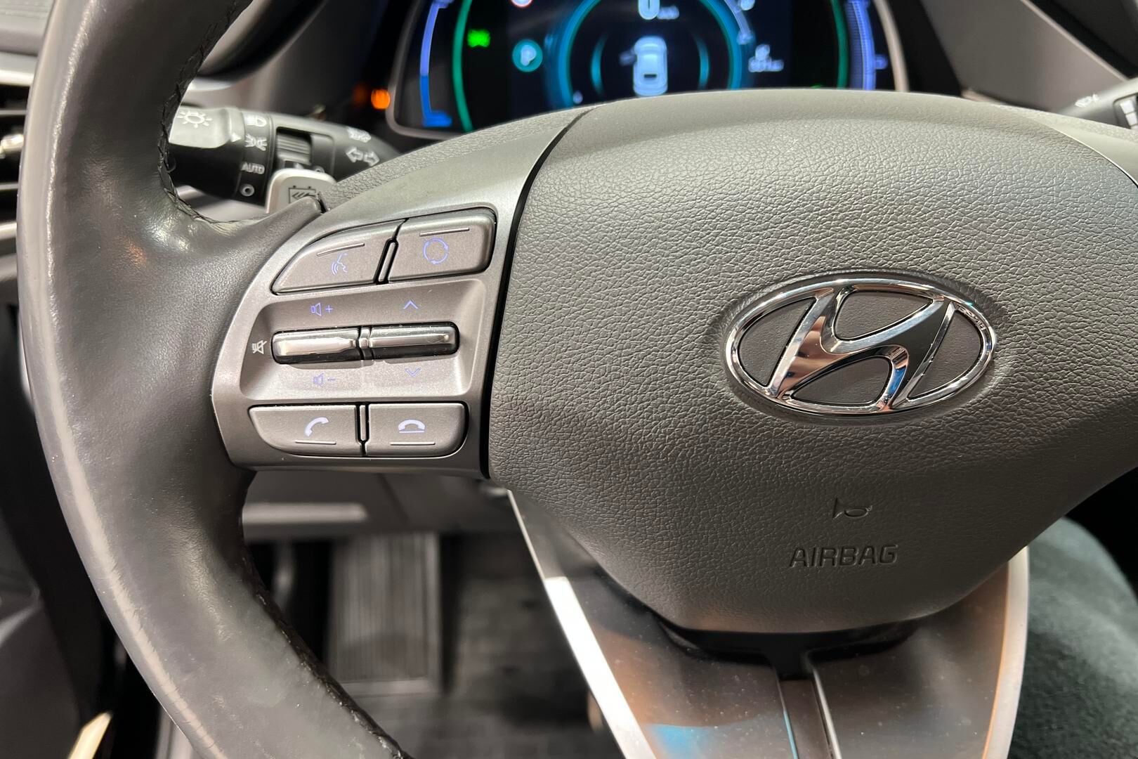 Hyundai IONIQ electric iso kuva 24