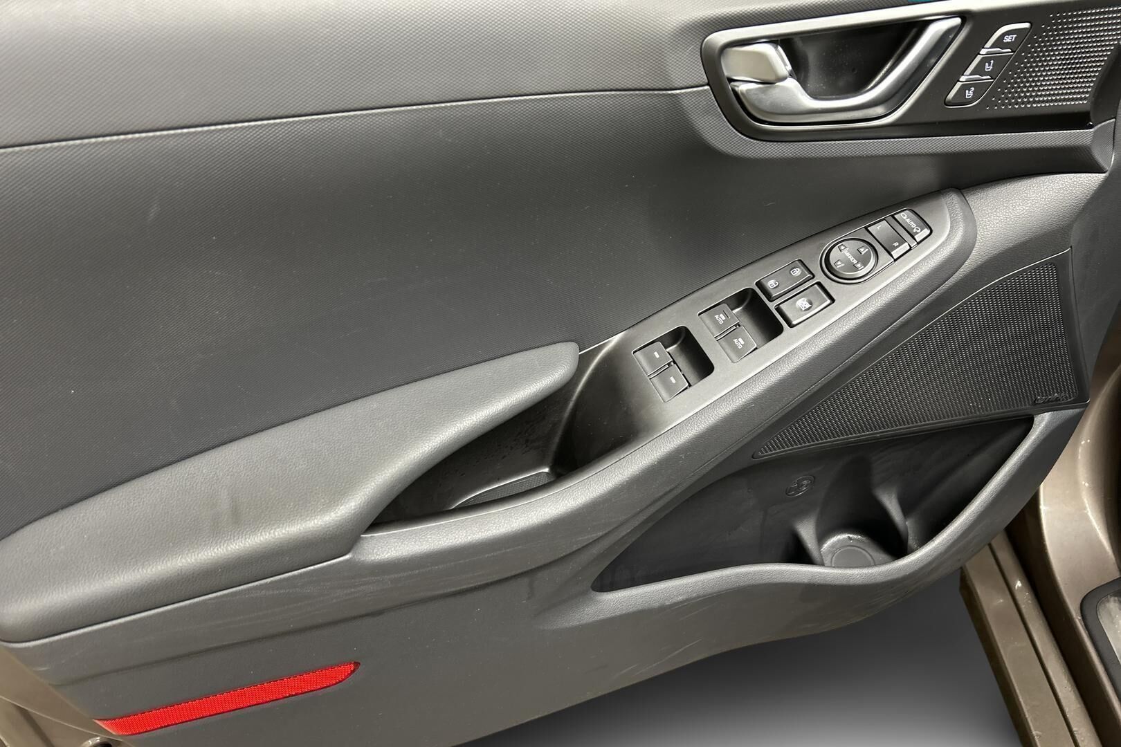 Hyundai IONIQ electric iso kuva 21