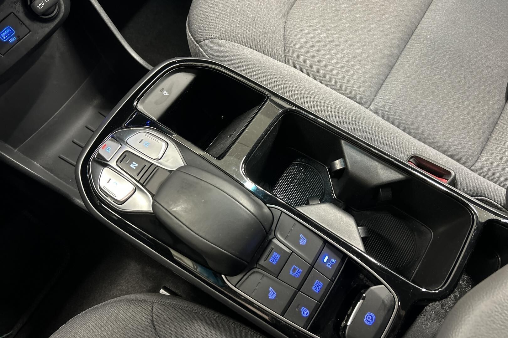 Hyundai IONIQ electric iso kuva 20