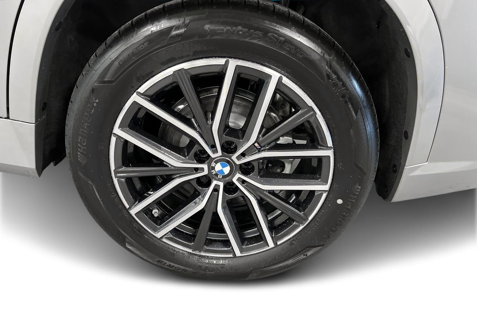 BMW X1 iso kuva 8