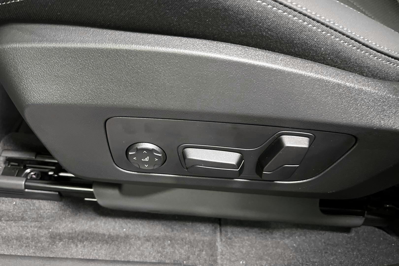 BMW X1 iso kuva 12