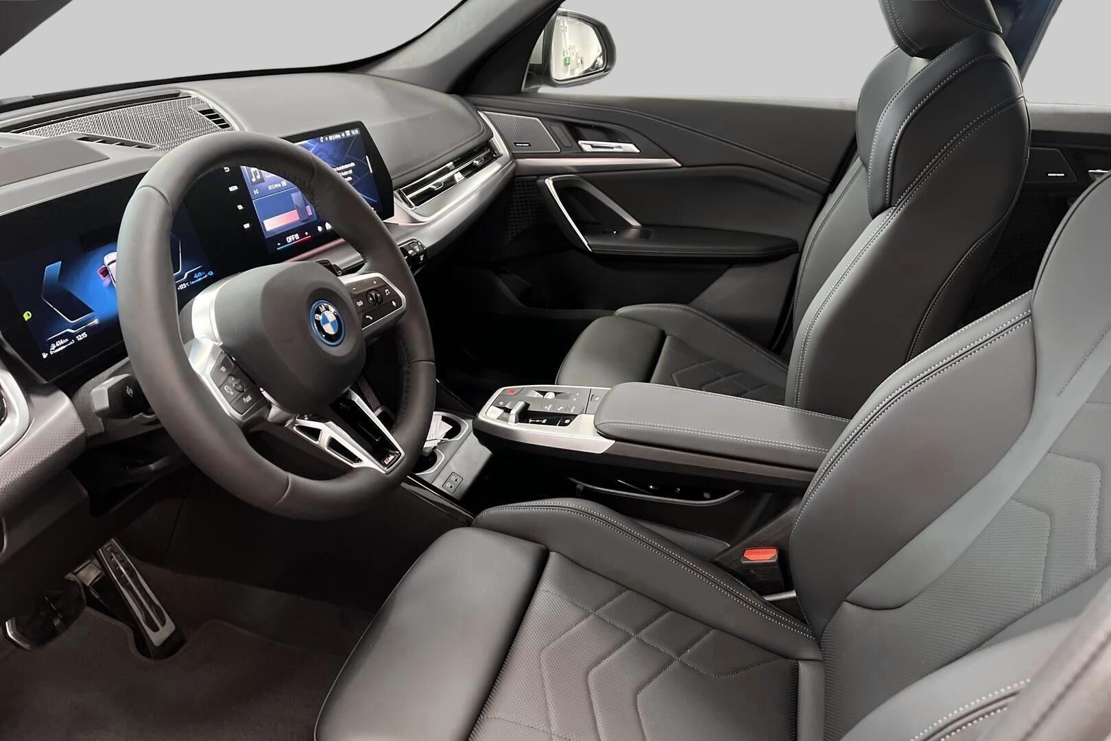BMW X1 iso kuva 6