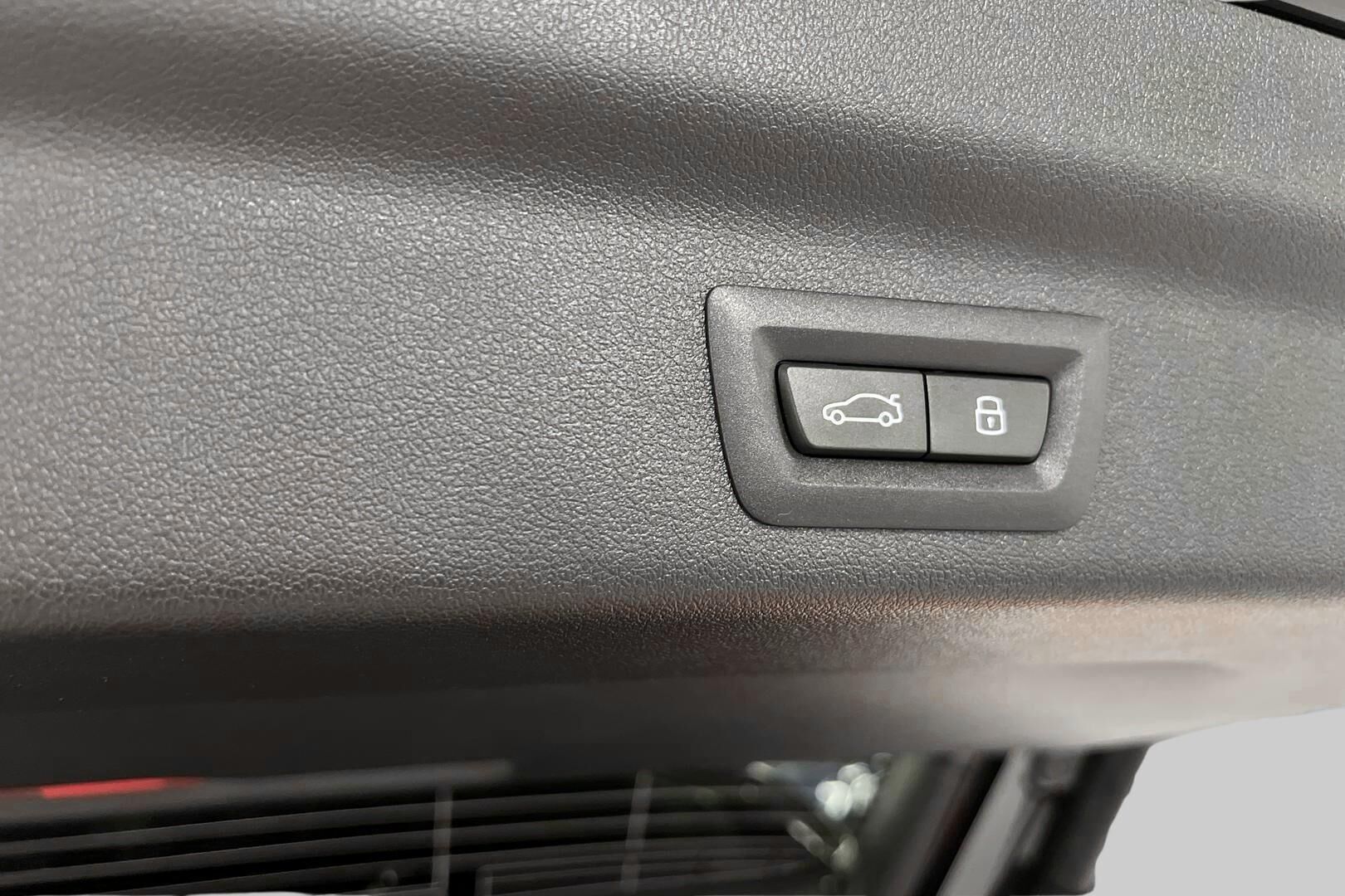 BMW X1 iso kuva 13