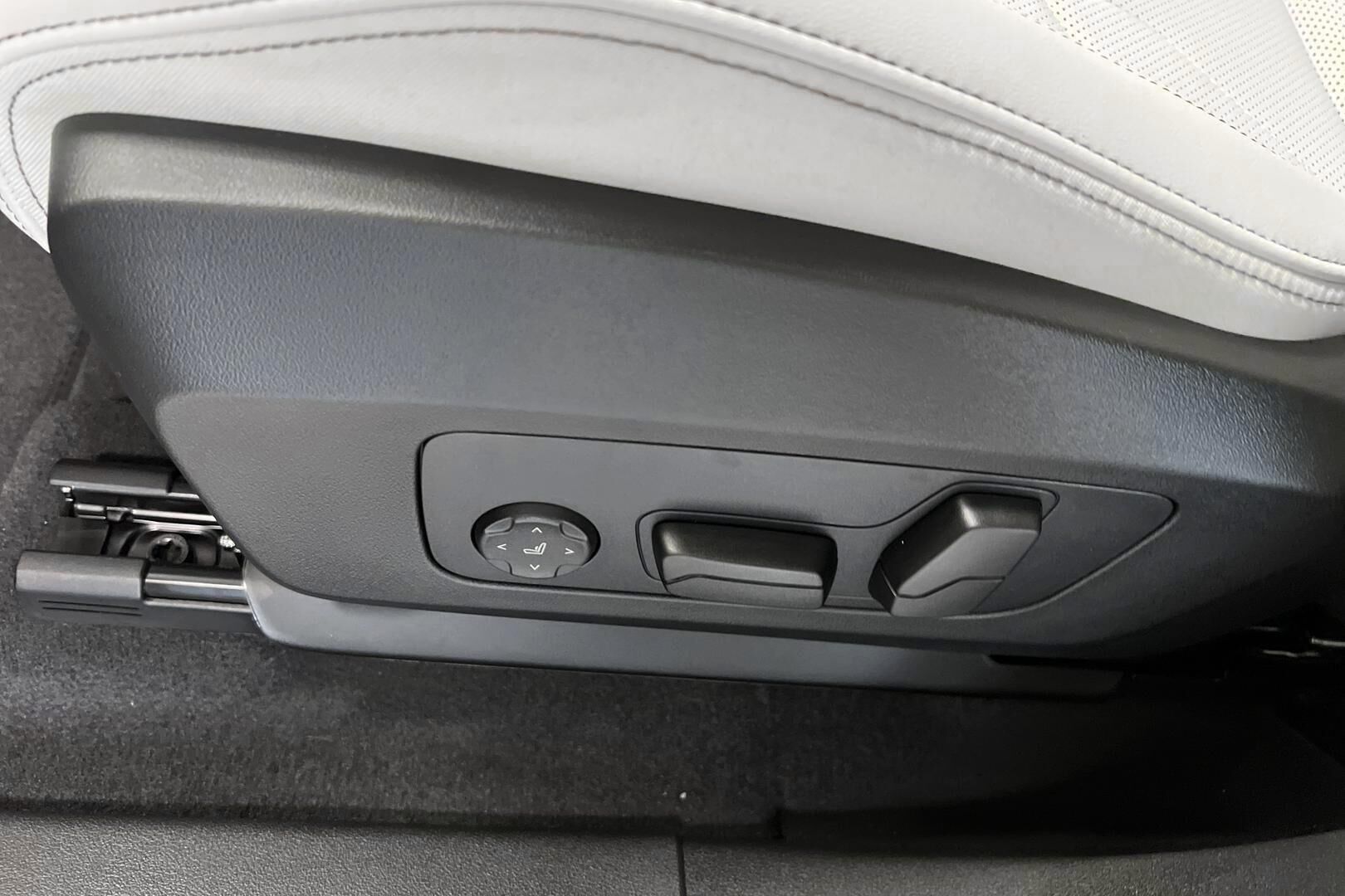 BMW X1 iso kuva 17