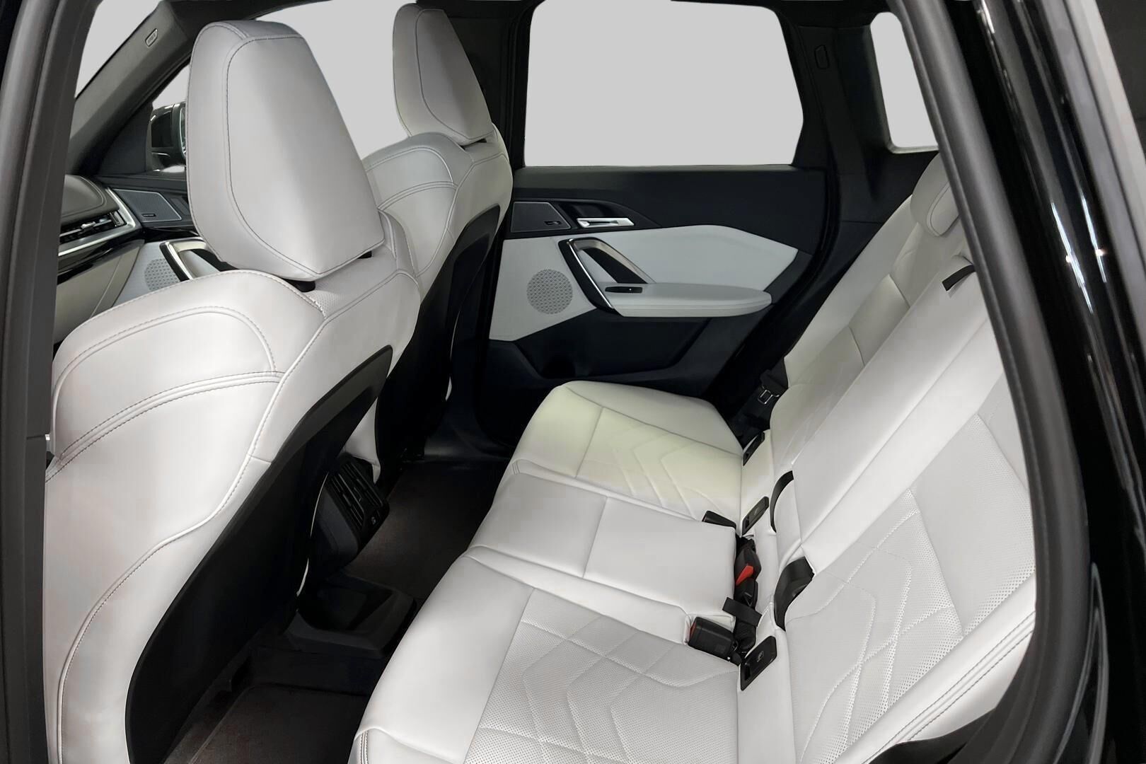 BMW X1 iso kuva 8