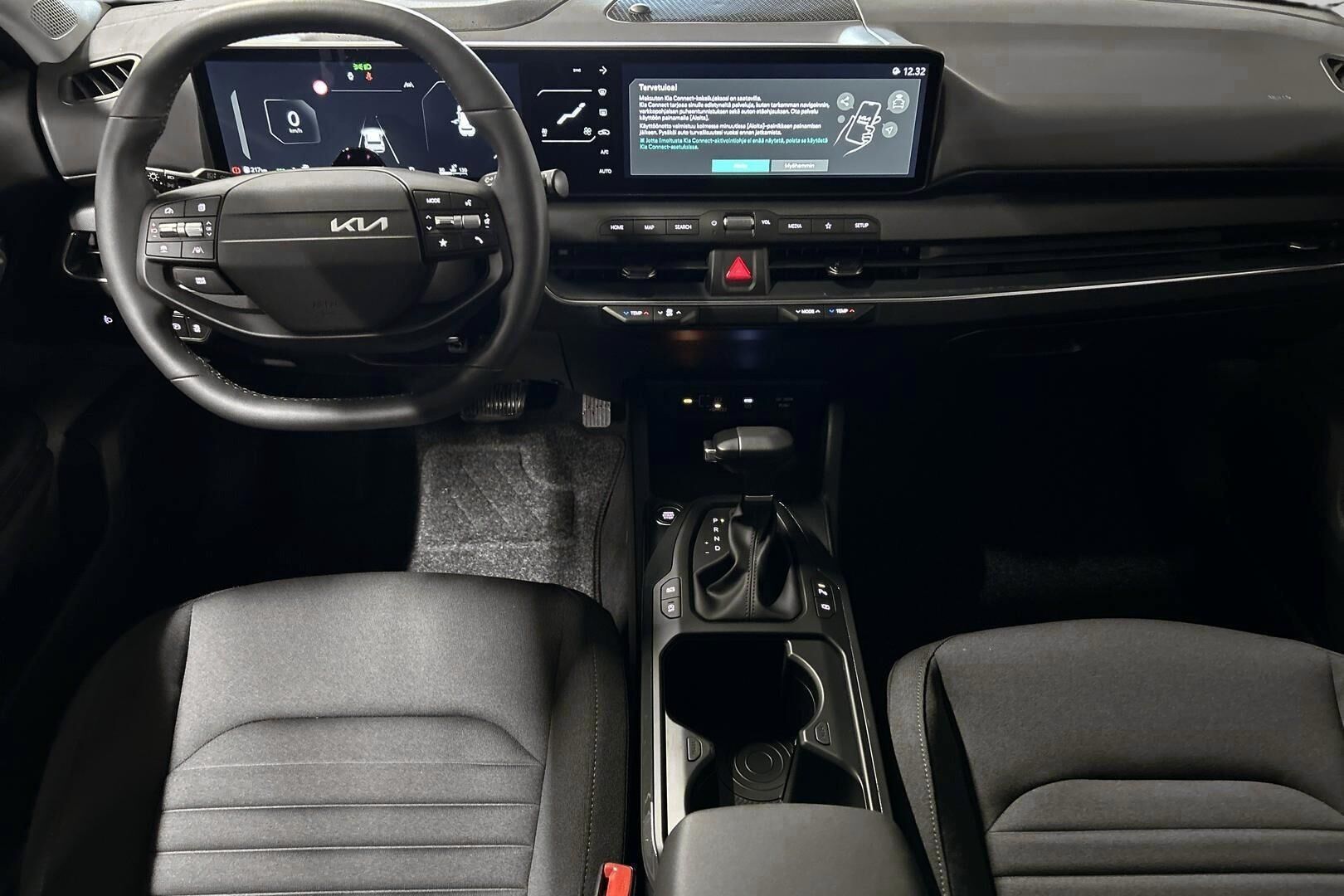 Kia K4 iso kuva 13