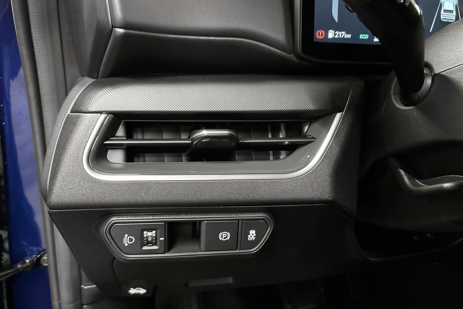 Kia K4 iso kuva 25