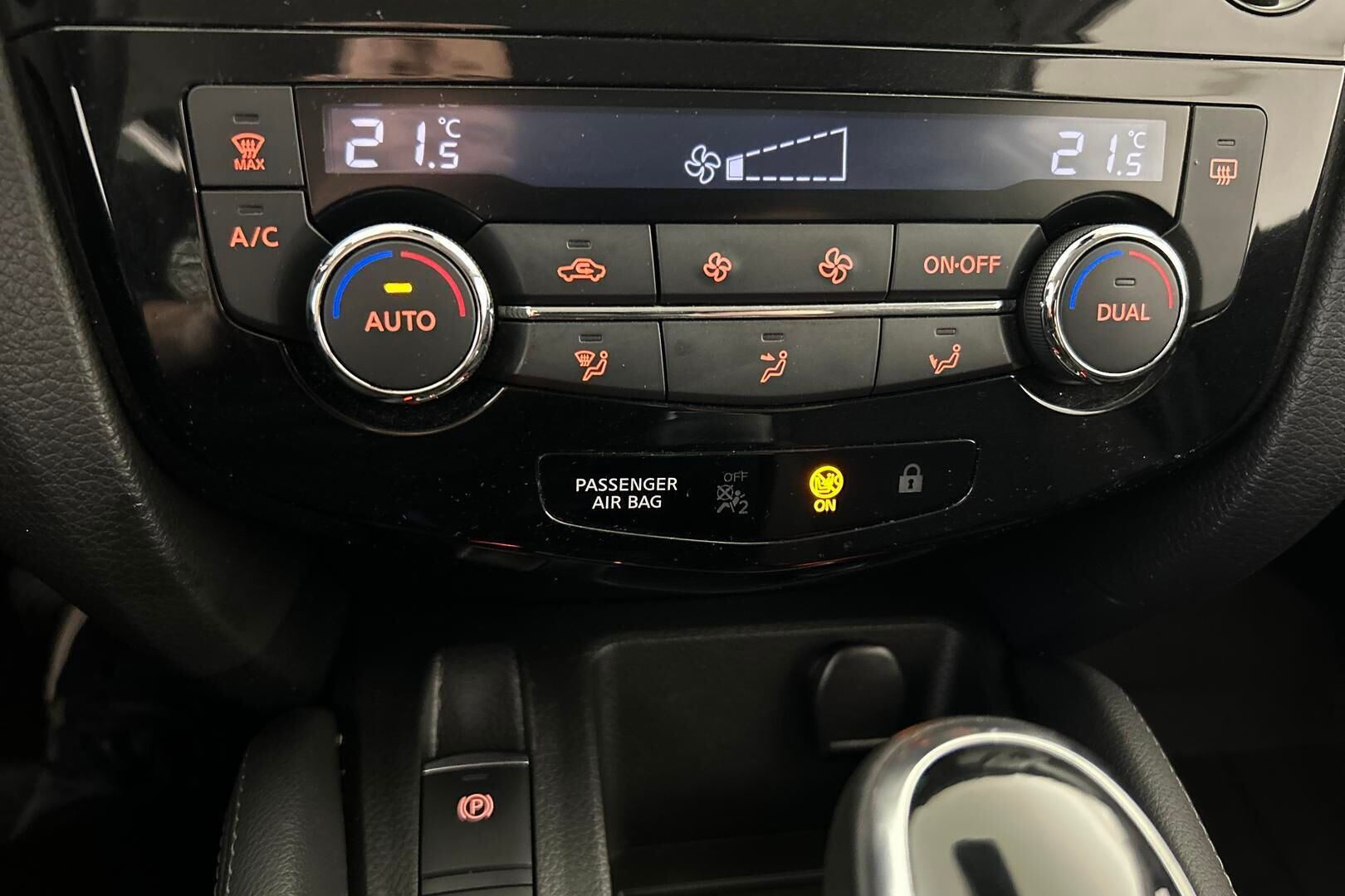 Nissan Qashqai iso kuva 14