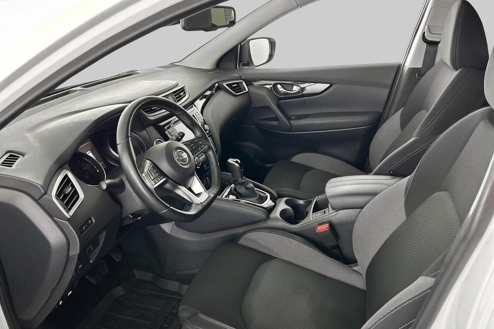 Nissan Qashqai iso kuva 8