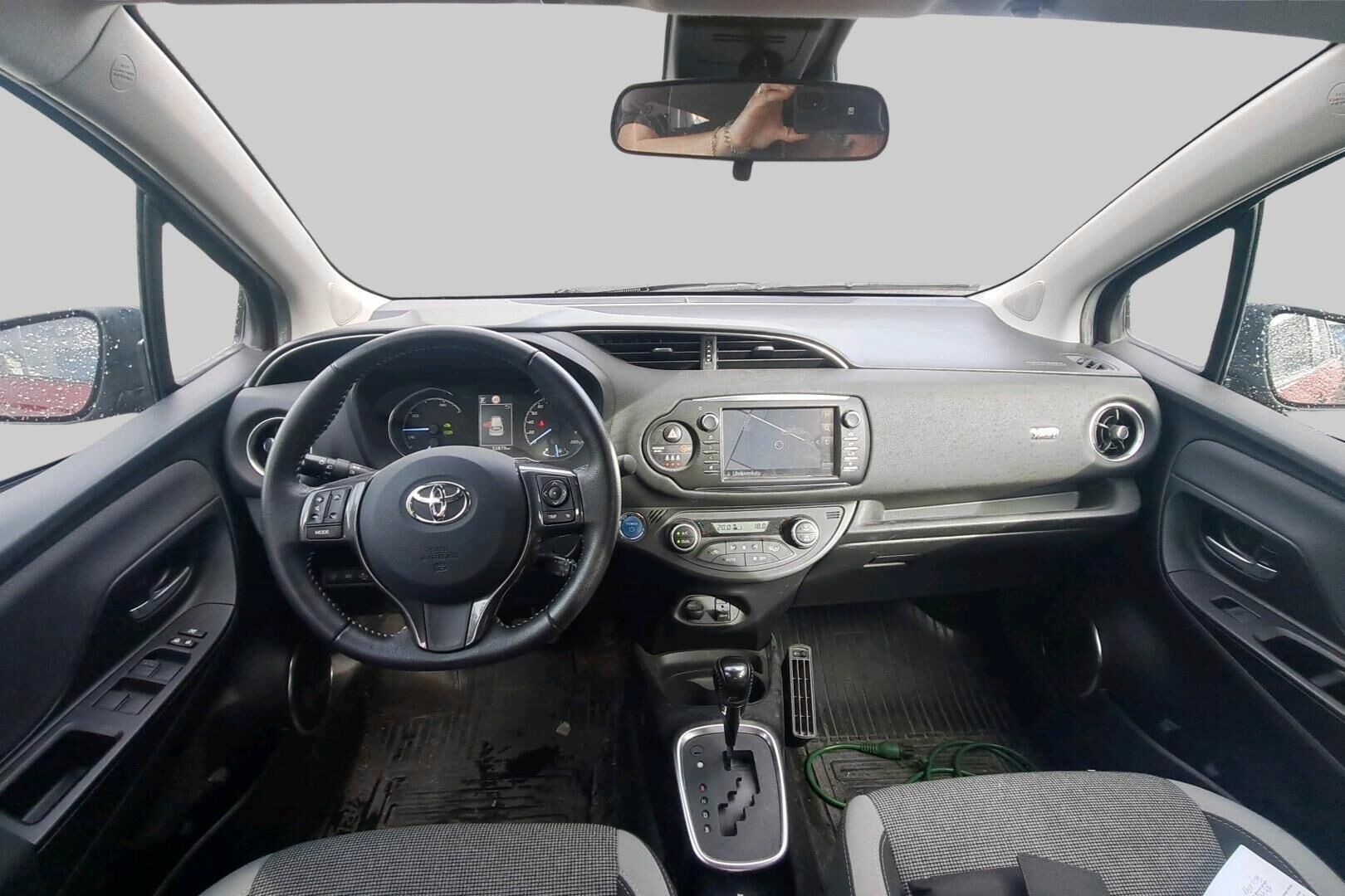 Toyota Yaris iso kuva 1