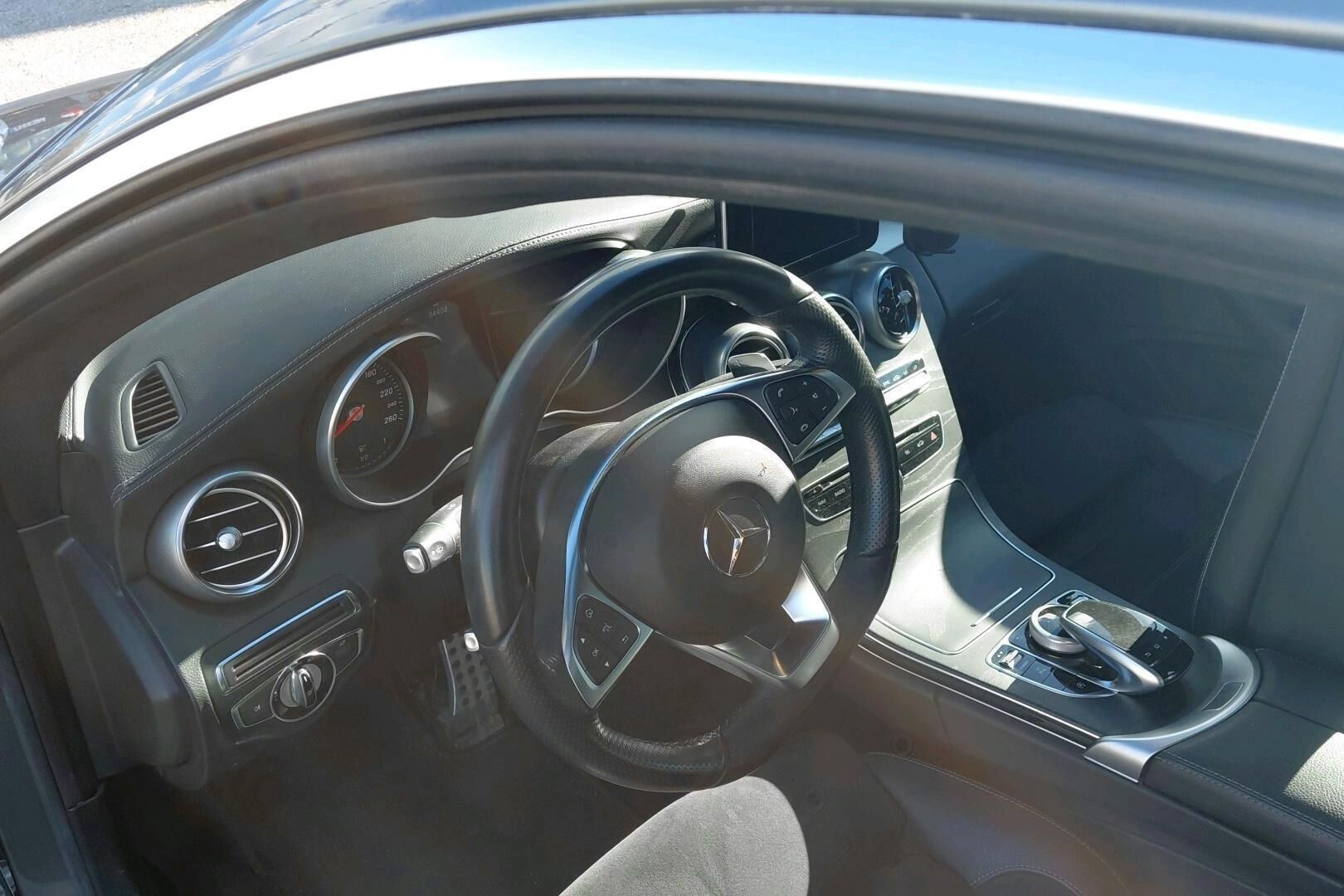 Mercedes-Benz C iso kuva 2