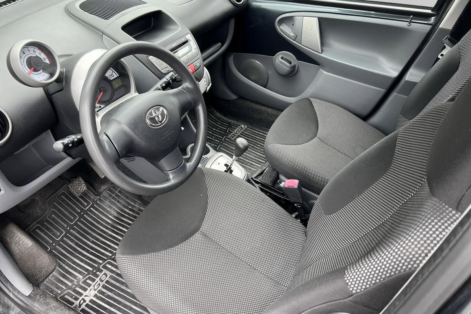 Toyota AYGO iso kuva 2