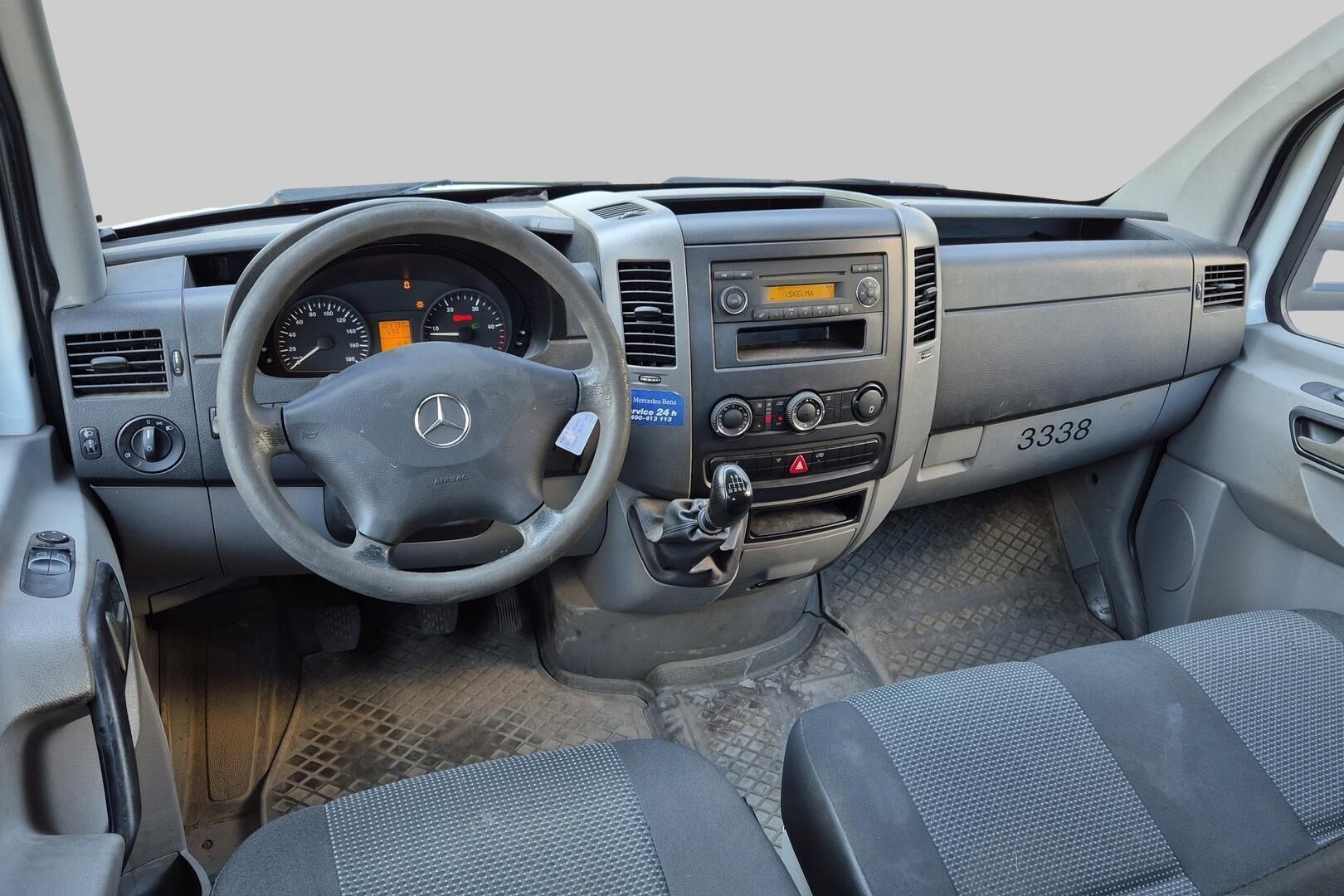 Mercedes-Benz Sprinter iso kuva 2