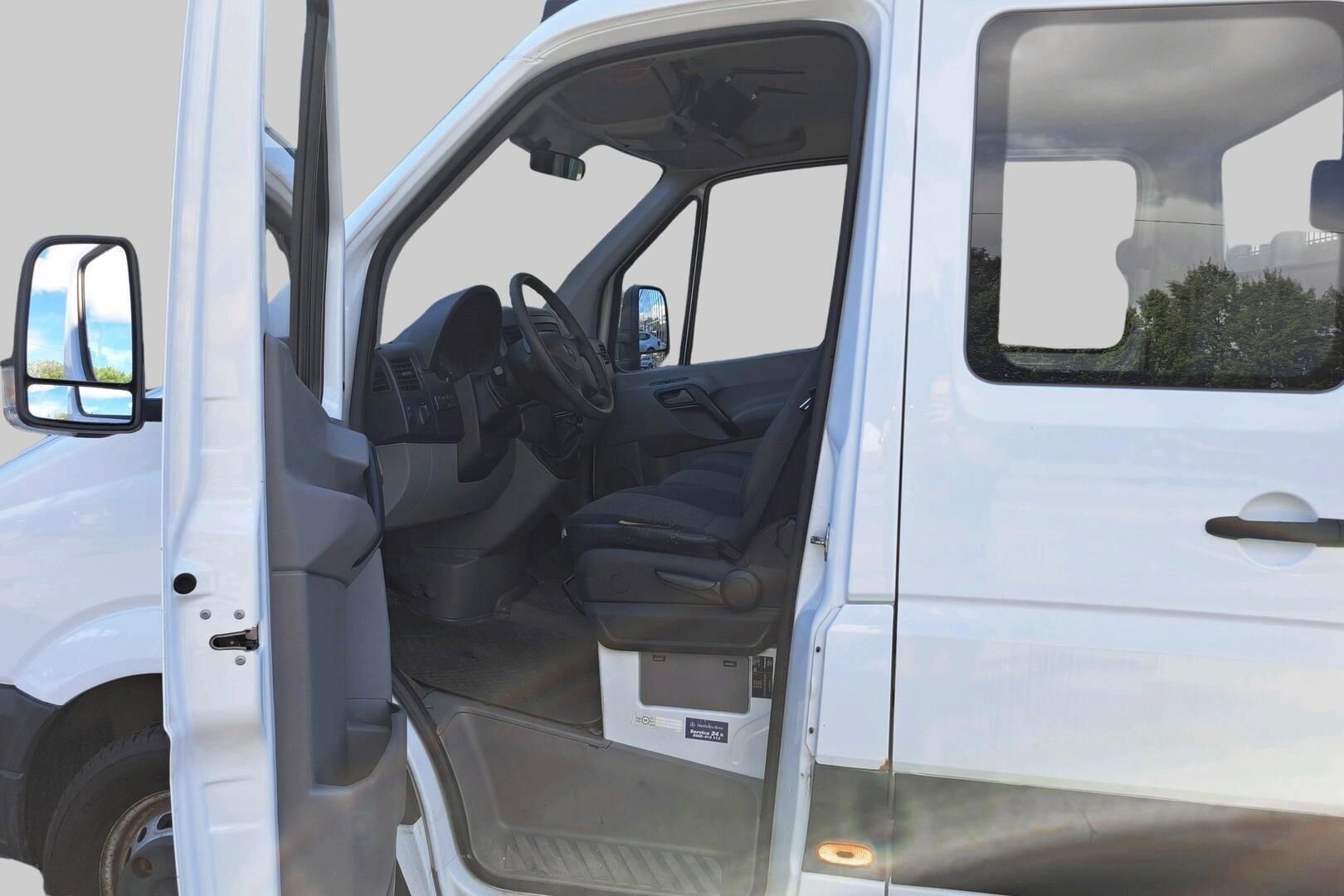 Mercedes-Benz Sprinter iso kuva 9