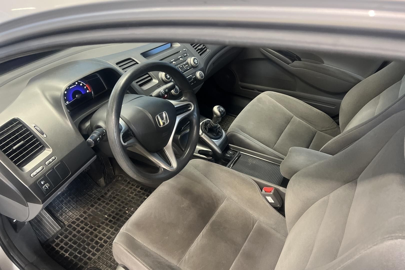 Honda Civic iso kuva 8