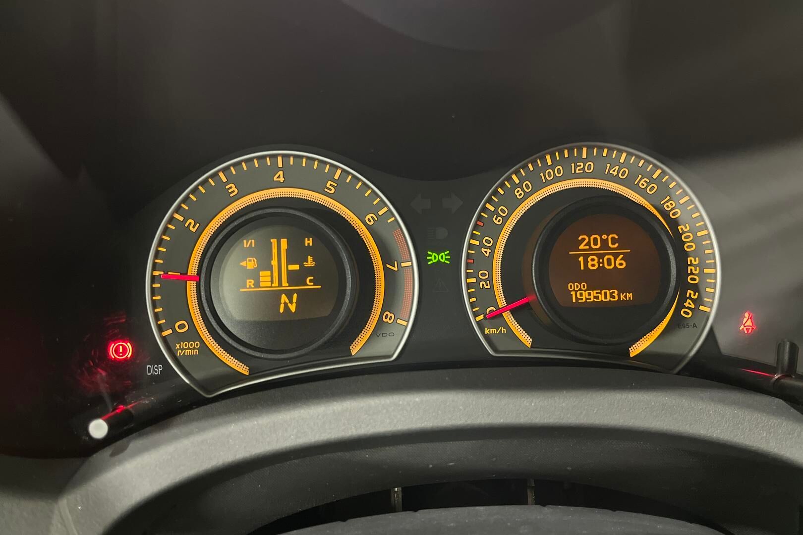 Toyota Auris iso kuva 15
