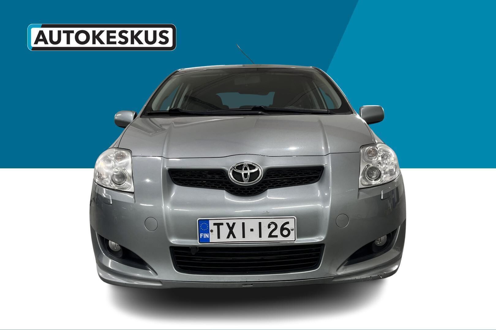 Toyota Auris iso kuva 2