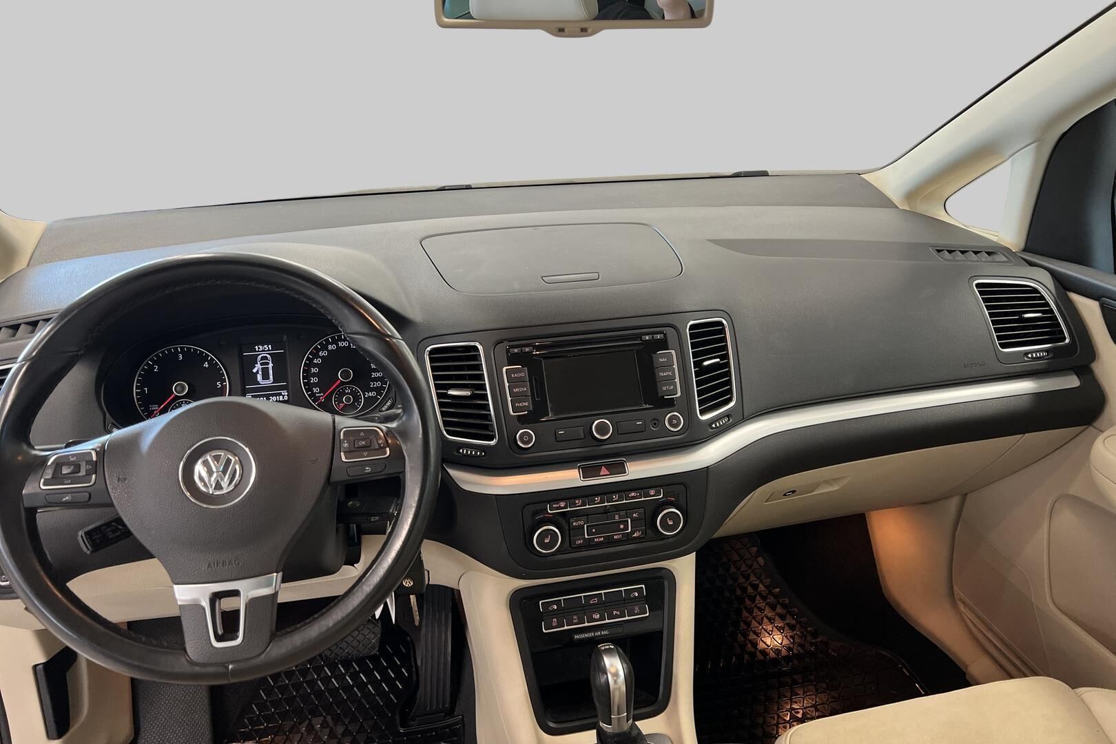 Volkswagen Sharan iso kuva 11