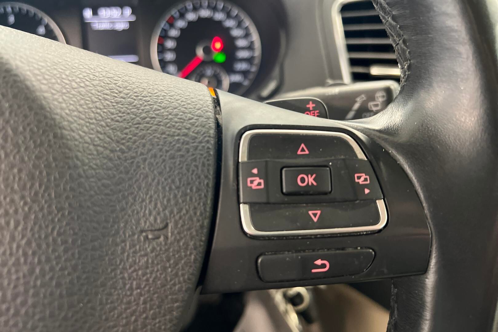 Volkswagen Sharan iso kuva 18