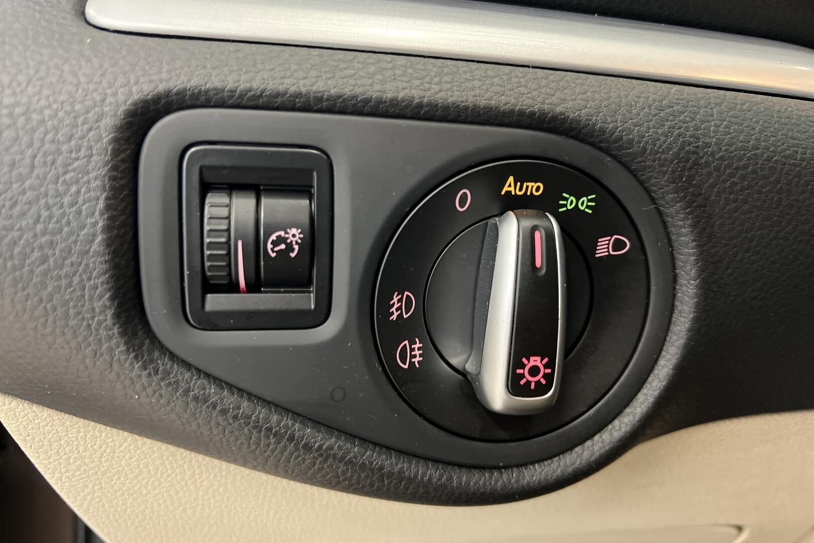 Volkswagen Sharan iso kuva 19