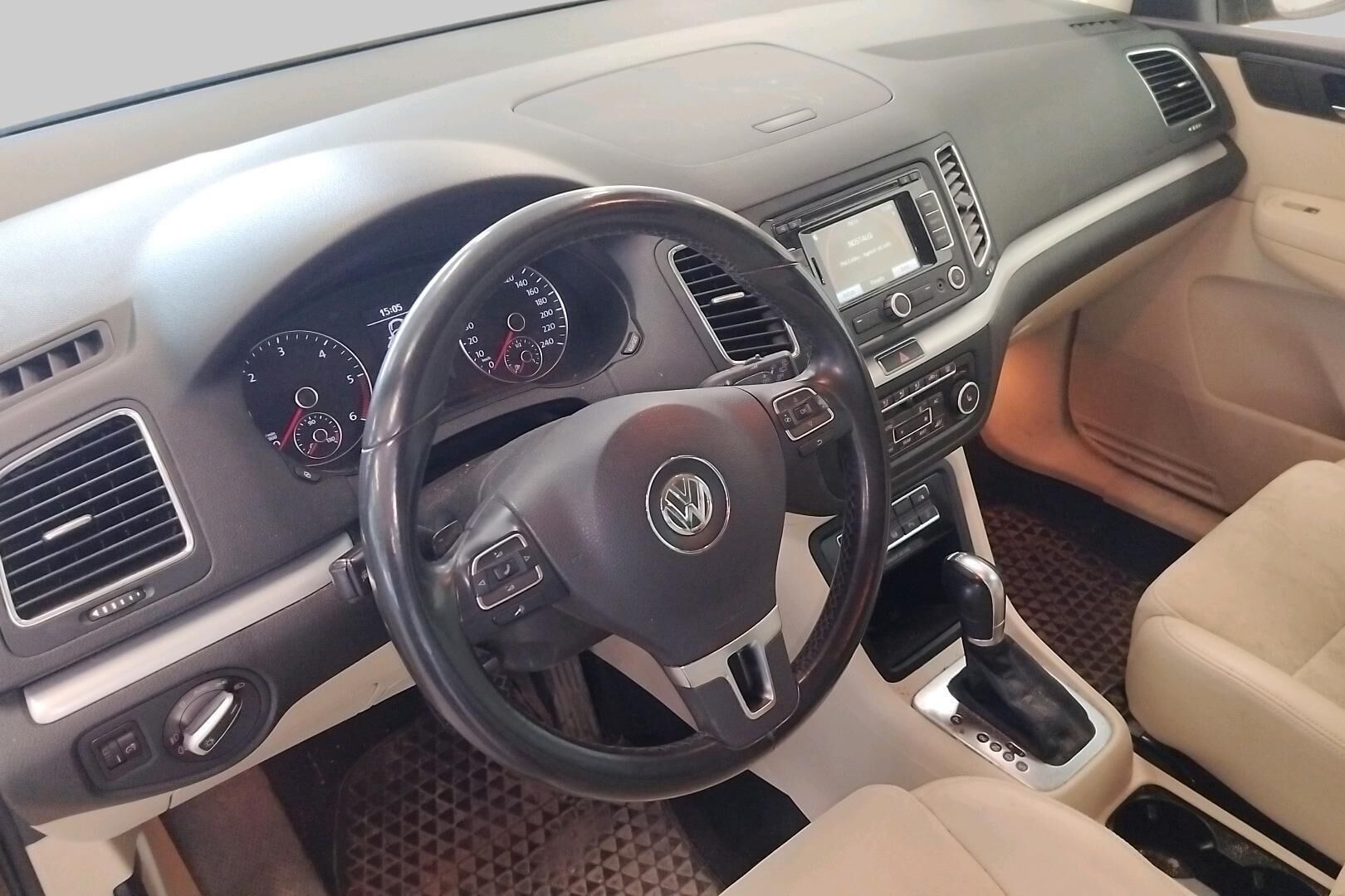 Volkswagen Sharan iso kuva 2