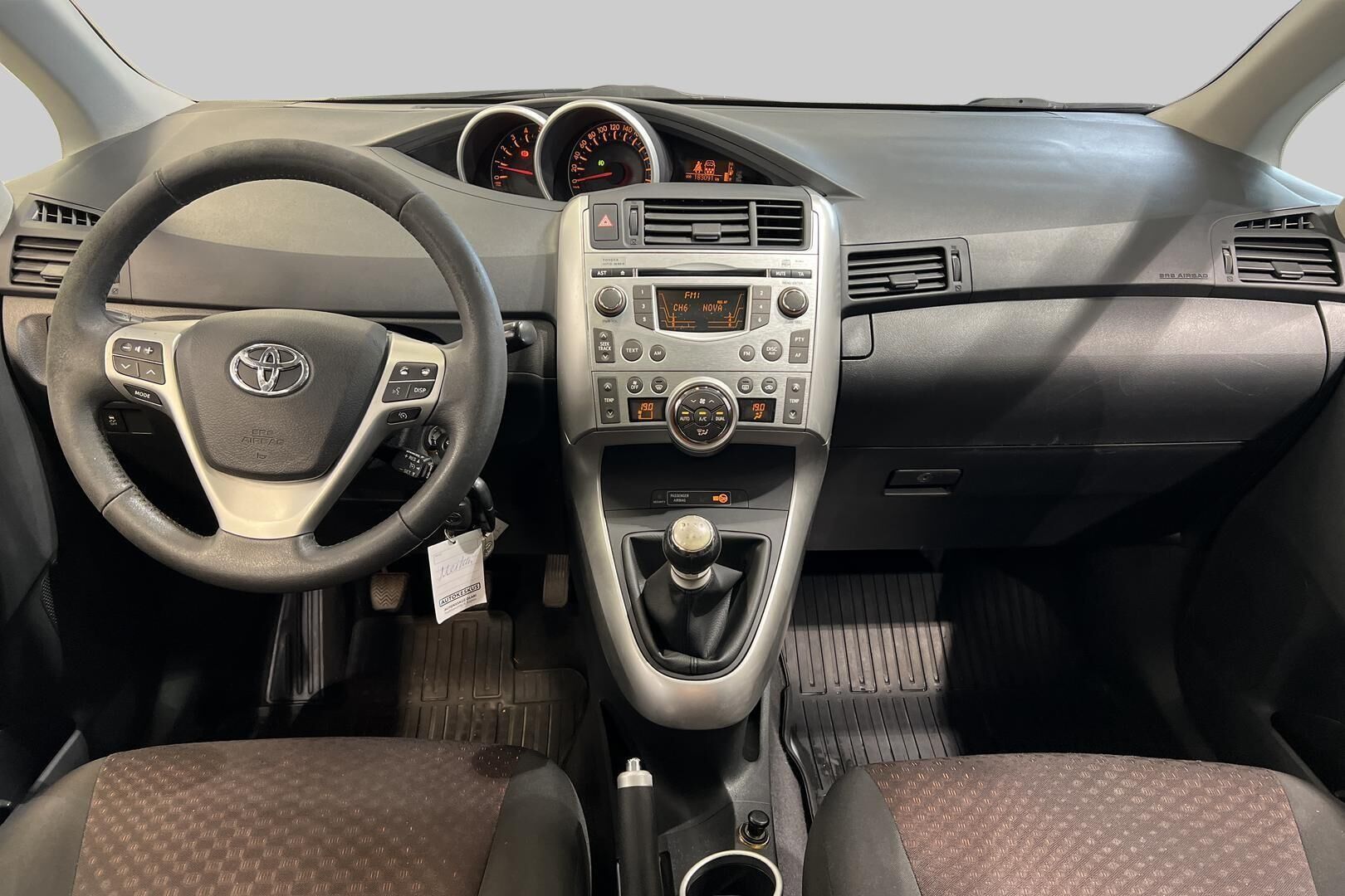 Toyota Verso iso kuva 8