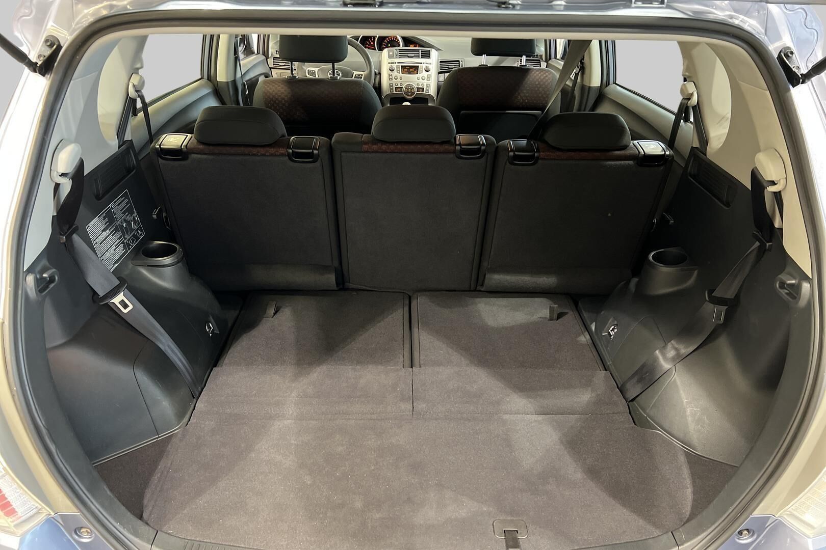 Toyota Verso iso kuva 9